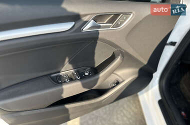 Седан Audi A3 2015 в Яворові