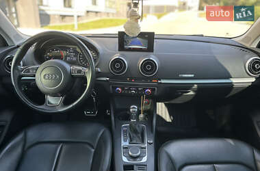 Седан Audi A3 2015 в Яворове
