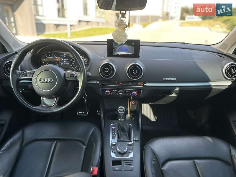 Седан Audi A3 2015 в Яворове