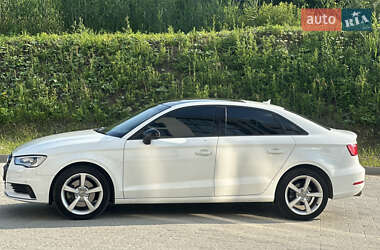 Седан Audi A3 2015 в Яворове