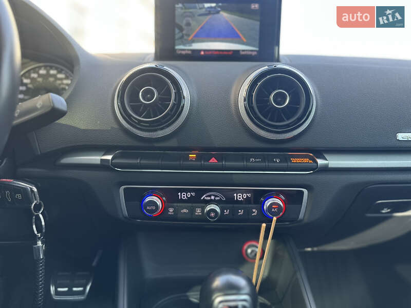 Седан Audi A3 2015 в Яворові