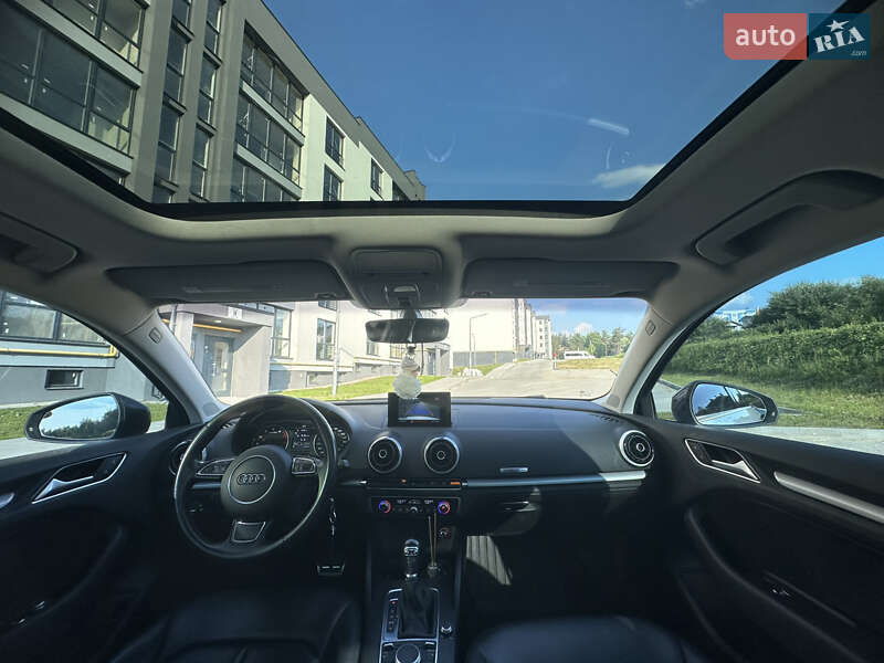 Седан Audi A3 2015 в Яворове