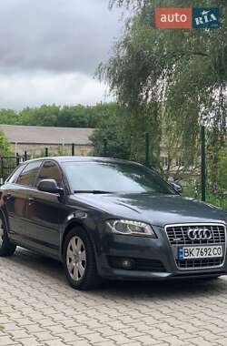 Хэтчбек Audi A3 2009 в 