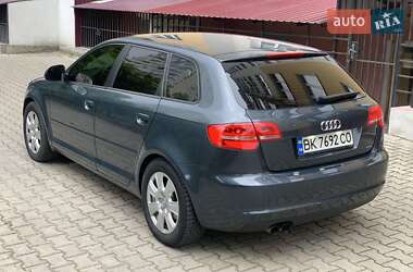 Хэтчбек Audi A3 2009 в 