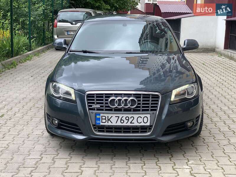 Хэтчбек Audi A3 2009 в 