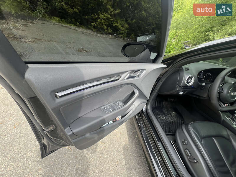 Седан Audi A3 2015 в Бучі