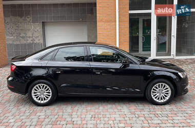 Седан Audi A3 2016 в 