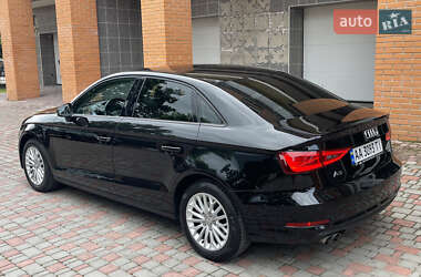 Седан Audi A3 2016 в 