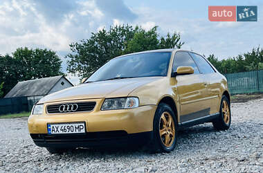 Хэтчбек Audi A3 1997 в 