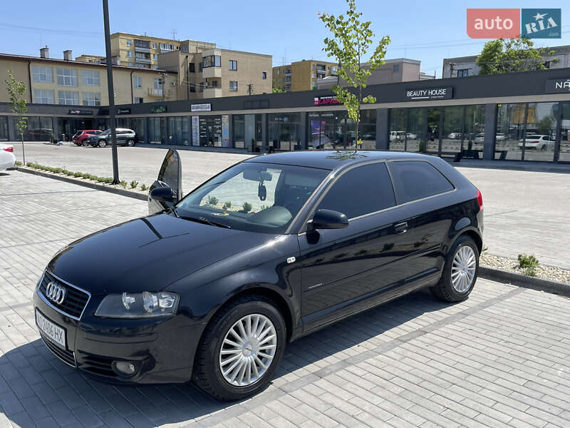 Хэтчбек Audi A3 2003 в 