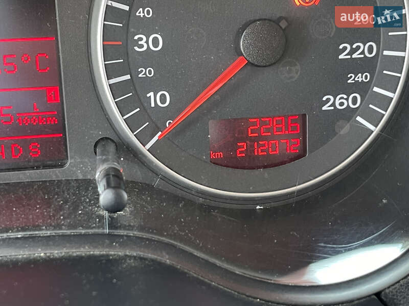 Хэтчбек Audi A3 2003 в Ужгороде