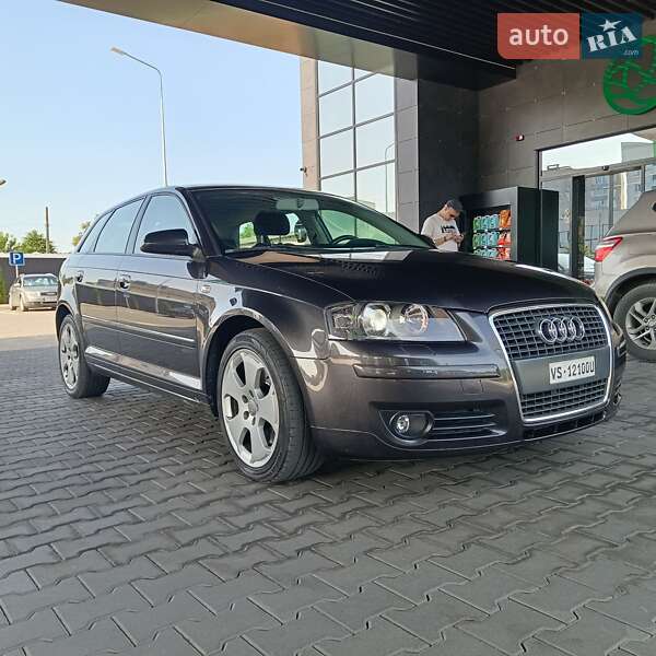 Хэтчбек Audi A3 2005 в 