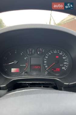 Хэтчбек Audi A3 2001 в 