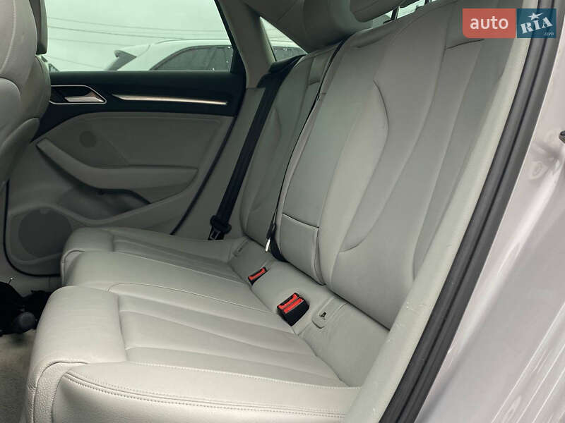 Седан Audi A3 2014 в Львове