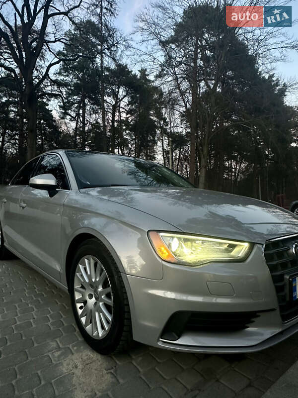 Седан Audi A3 2014 в Львове