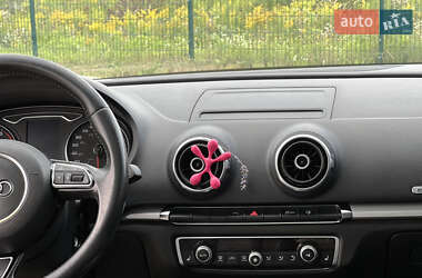 Седан Audi A3 2015 в 