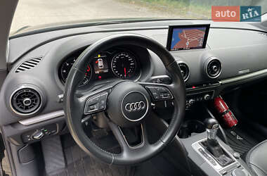 Хэтчбек Audi A3 2017 в 