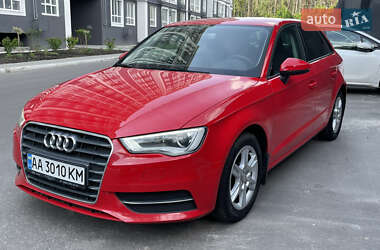 Хэтчбек Audi A3 2016 в 