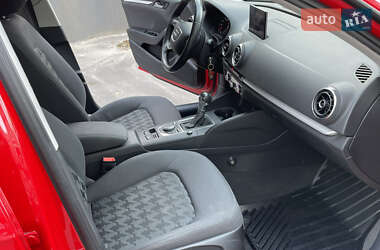 Хэтчбек Audi A3 2016 в 