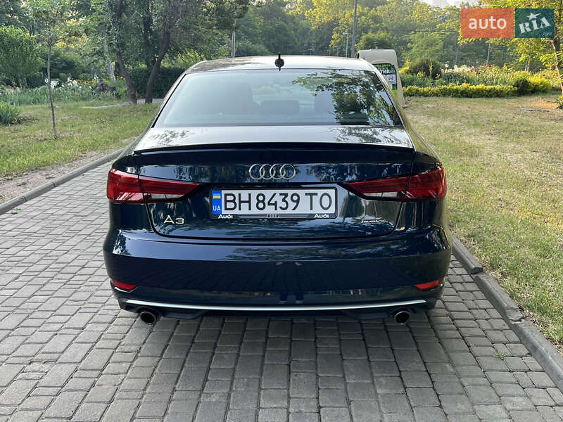 Седан Audi A3 2019 в Одессе