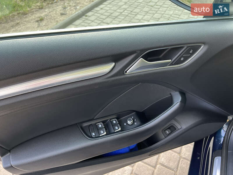 Седан Audi A3 2019 в Одессе