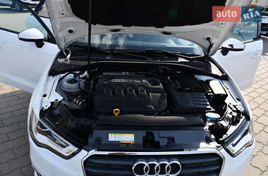 Хэтчбек Audi A3 2016 в 