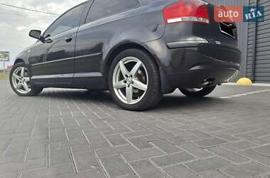 Хэтчбек Audi A3 2004 в 