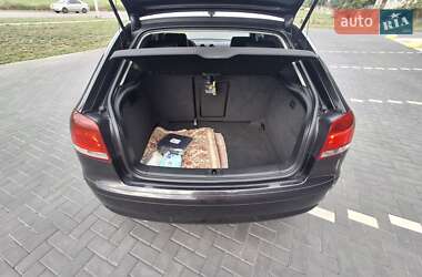 Хэтчбек Audi A3 2004 в 