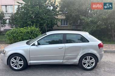 Хэтчбек Audi A3 2005 в 