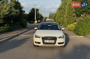 Седан Audi A3 2015 в 
