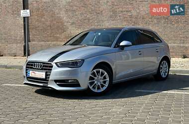 Хэтчбек Audi A3 2016 в 