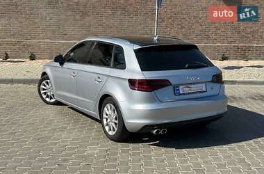 Хэтчбек Audi A3 2016 в 