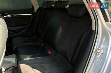 Хэтчбек Audi A3 2016 в 