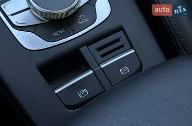 Хэтчбек Audi A3 2016 в 