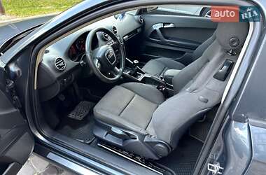 Хэтчбек Audi A3 2005 в 