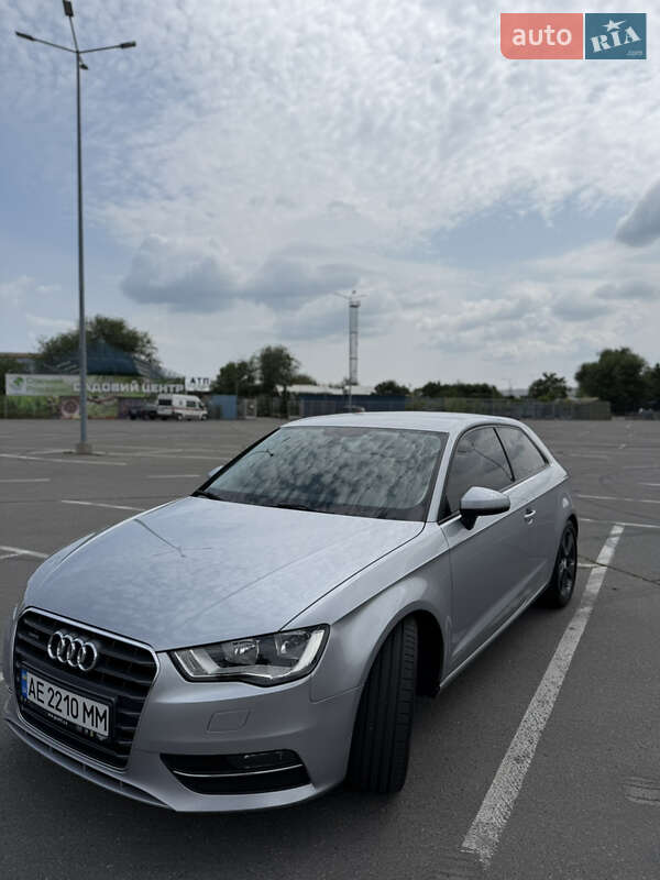 Хетчбек Audi A3 2015 в Дніпрі