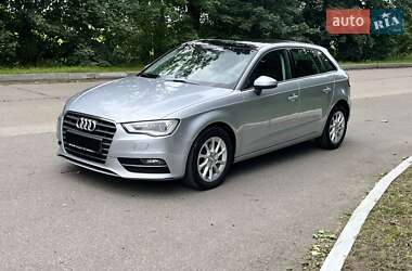 Хэтчбек Audi A3 2015 в 
