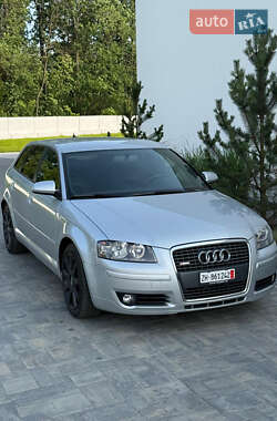 Хэтчбек Audi A3 2006 в 