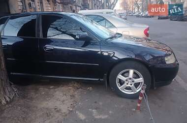 Хэтчбек Audi A3 2001 в 
