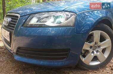 Хэтчбек Audi A3 2010 в 