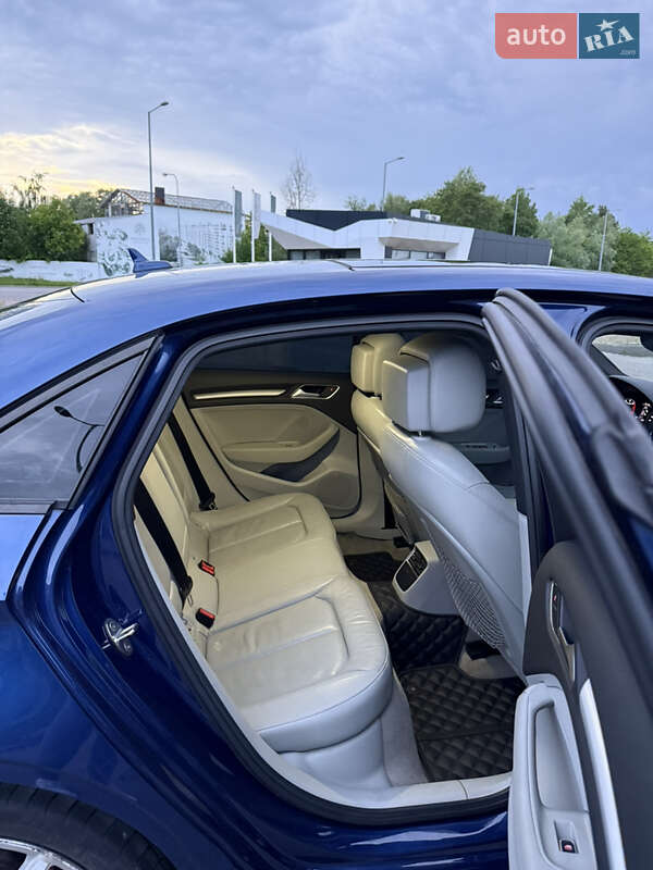 Седан Audi A3 2015 в Львове