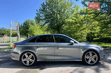 Седан Audi A3 2015 в 