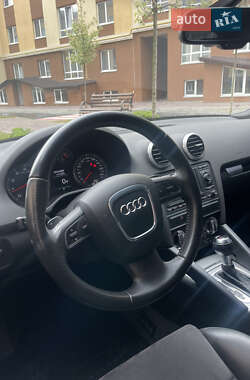 Хэтчбек Audi A3 2011 в 