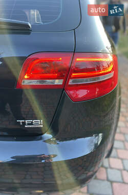 Хэтчбек Audi A3 2011 в 
