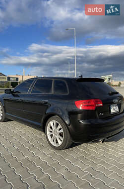 Хэтчбек Audi A3 2011 в 