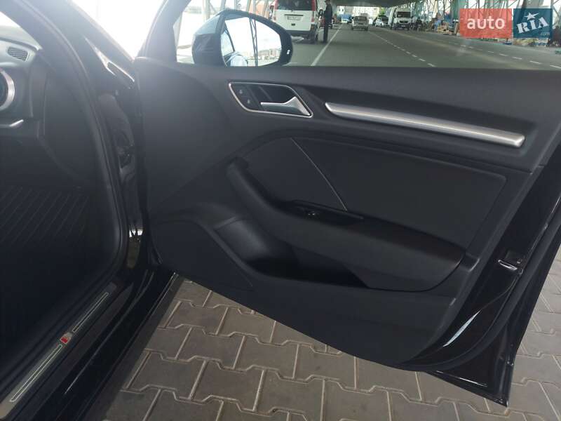 Седан Audi A3 2016 в Одессе