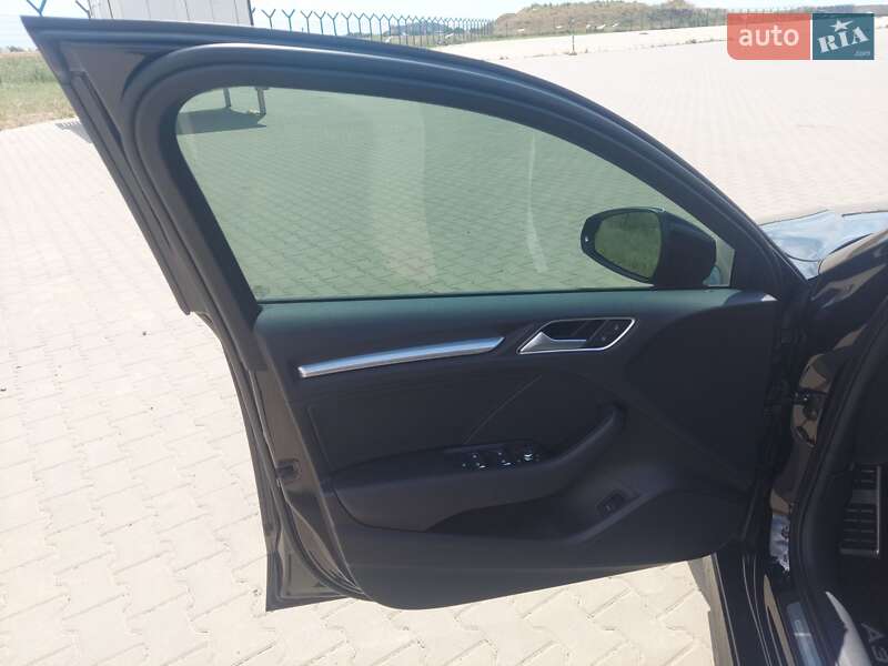 Седан Audi A3 2016 в Одессе