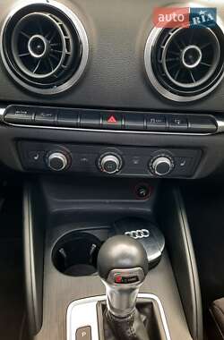 Хэтчбек Audi A3 2016 в 