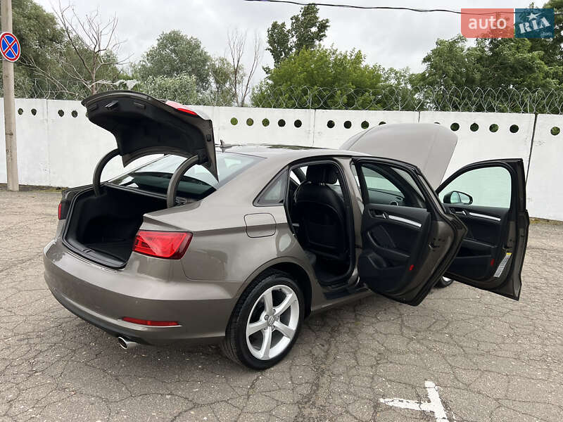 Седан Audi A3 2015 в Киеве