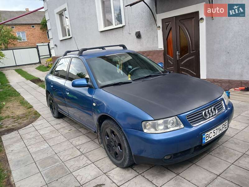 Хэтчбек Audi A3 2001 в 